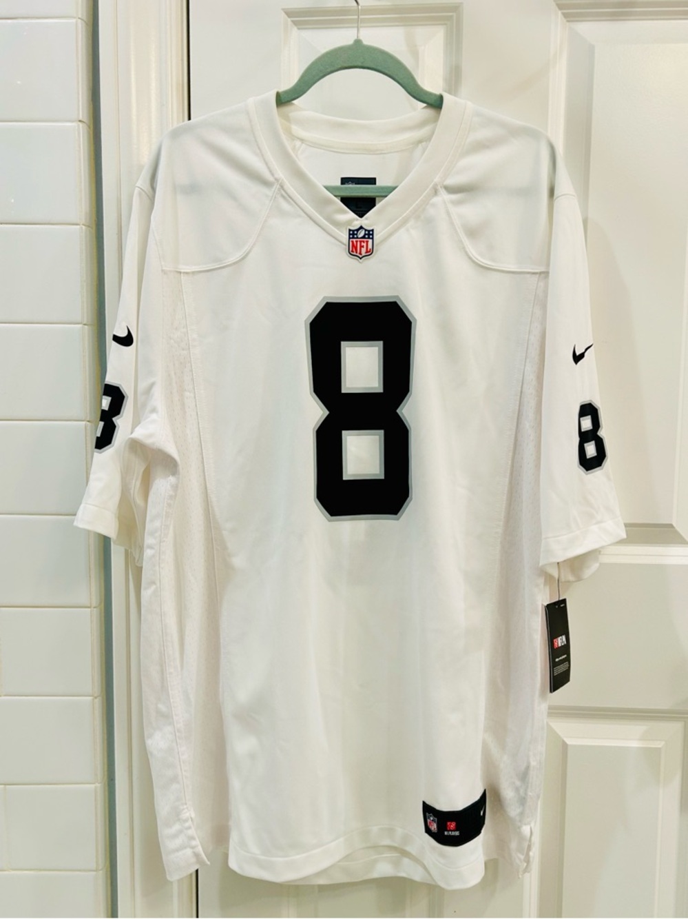 NWT Nike Las Vegas Raiders Josh Jacobs #8 On-Field Jersey - Men's Large - White - Picture 3 of 12